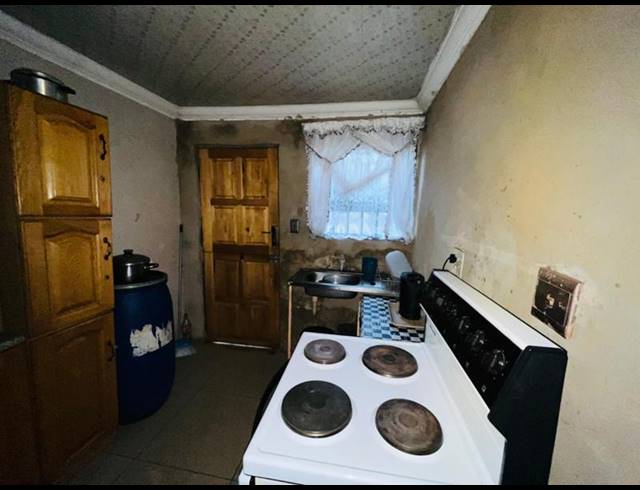 3 BEDROOM HOUSE FOR SALE IN EVATON CENTRAL